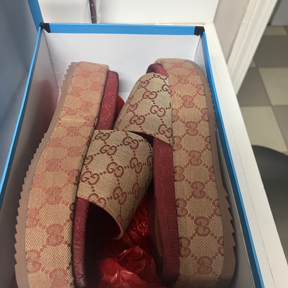 Sandal